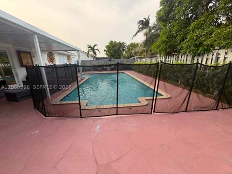 19631 NW 57th Pl, Hialeah FL - photo 11 of 16