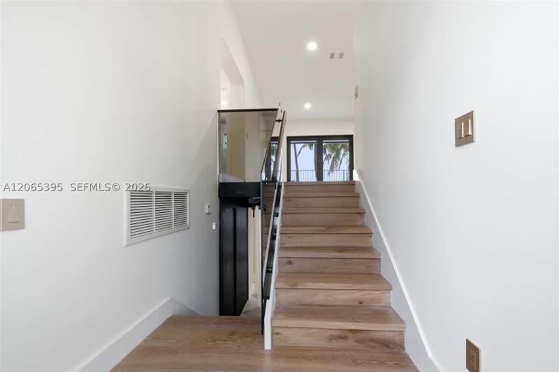 4 bedroom SingleFamilyResidence at 7914 SW 199th Ter, Saga Bay Sec 1 Pt 9, Cutler Bay — photo 5