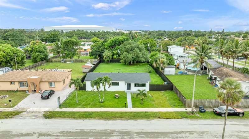 3 bedroom SingleFamilyResidence at 2600 NW 205th St, Lake Lucerne Sec 4, Miami Gardens — photo 1
