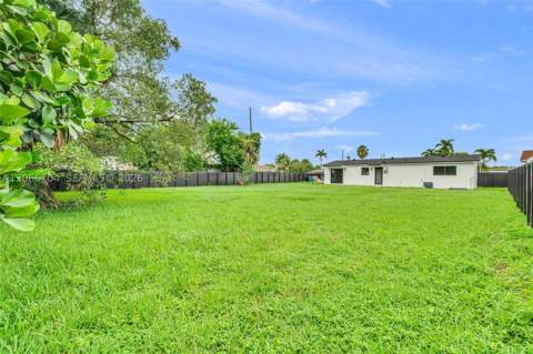 2600 NW 205th St, Miami Gardens FL - photo 23 of 43