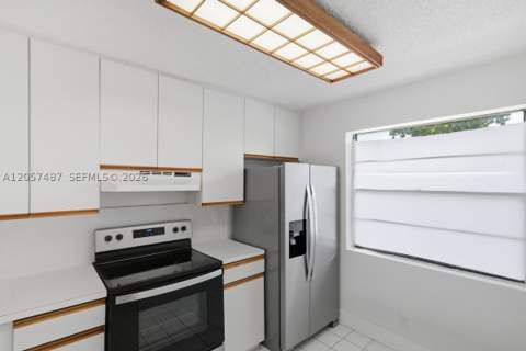 6473 NW 170th Ln, Hialeah FL - photo 8 of 24