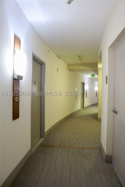 1750 N Bayshore Dr 3411, Miami FL - photo 10 of 28
