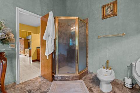 10010 NW 135th Street, Hialeah Gardens FL - photo 10 of 23