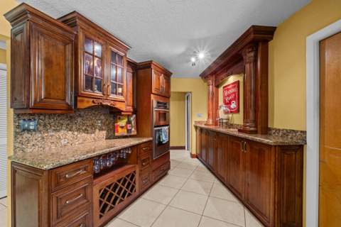 10010 NW 135th Street, Hialeah Gardens FL - photo 12 of 23