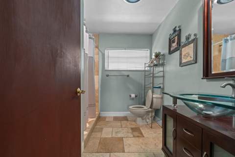10010 NW 135th Street, Hialeah Gardens FL - photo 15 of 23