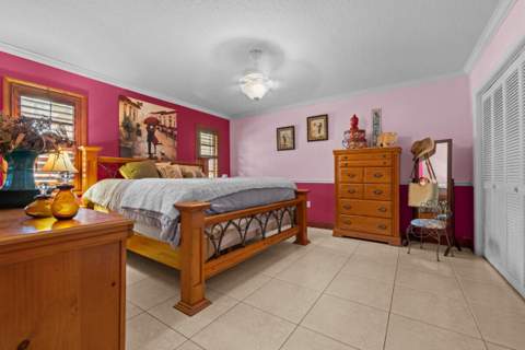 10010 NW 135th Street, Hialeah Gardens FL - photo 17 of 23