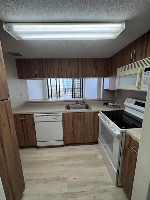 600 NE 36th Street 1112, Miami FL - photo 19 of 34
