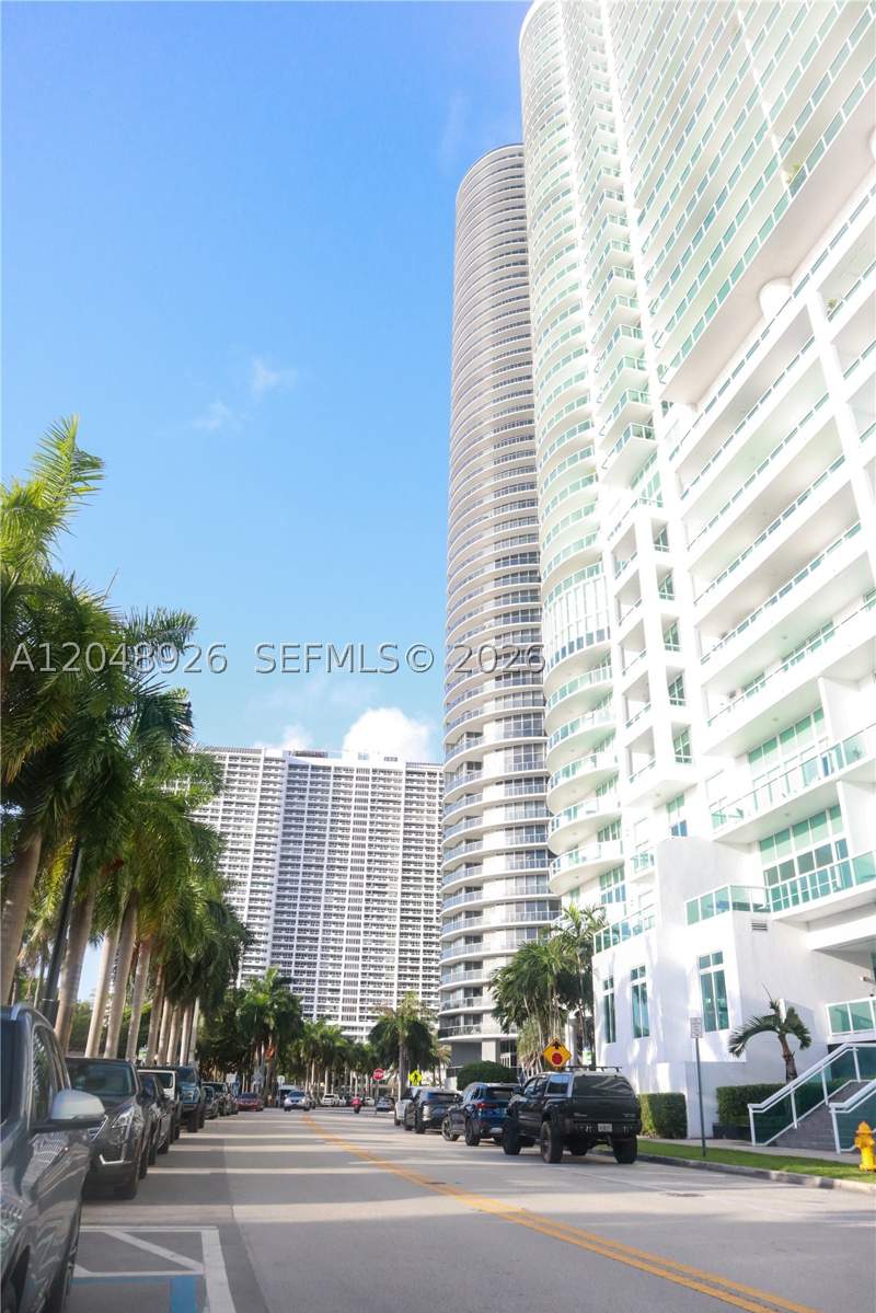 1 bedroom Condominium at 1750 N Bayshore Dr 3611, Opera Tower Condo, Miami — photo 2