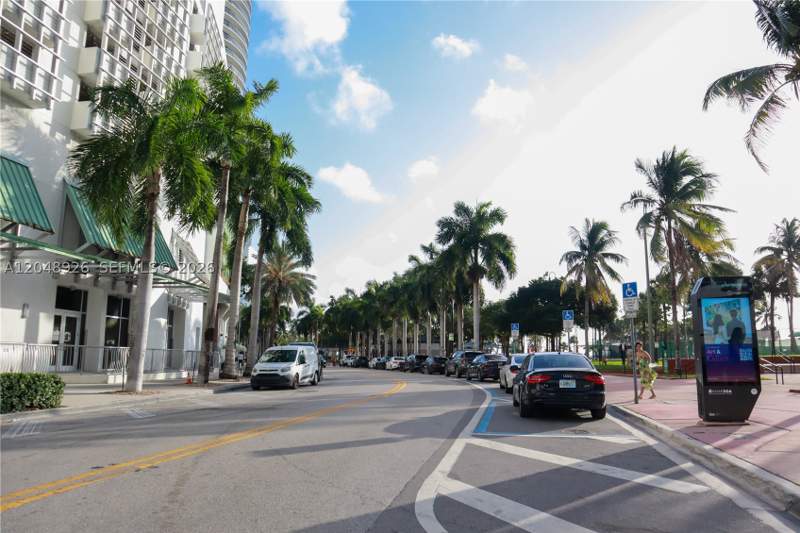 1 bedroom Condominium at 1750 N Bayshore Dr 3611, Opera Tower Condo, Miami — photo 3