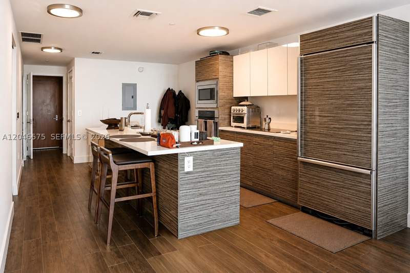 1 bedroom StockCooperative at 460 NE 28th St 802, Icon Bay Condo, Miami — photo 5