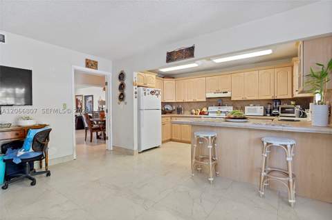 12055 SW 19th Ln 227, Miami FL - photo 16 of 39