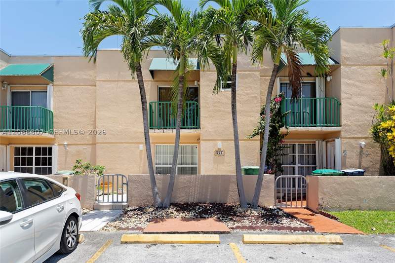 3 bedroom Condominium at 12055 SW 19th Ln 227, Les Chateaux At Int Garde, Miami — photo 2