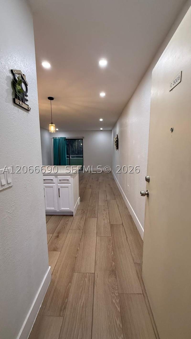 1 bedroom Condominium at 17530 NW 68th Ave C3008, Lakeview Gardens At Miami, Hialeah — photo 5