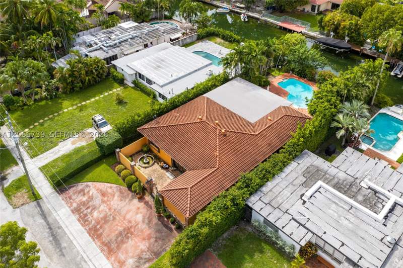 3 bedroom SingleFamilyResidence at 1860 Cleveland Rd, Biscayne Point, Miami Beach — photo 3