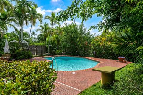 1860 Cleveland Rd, Miami Beach FL - photo 9 of 29