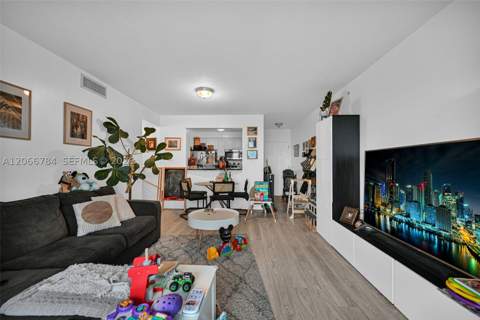 900 SW 8th St 908, Miami FL - photo 10 of 26