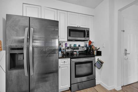 900 SW 8th St 908, Miami FL - photo 11 of 26