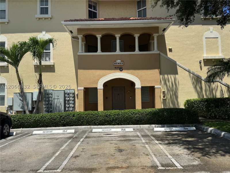 3 bedroom Condominium at 10885 NW 89th Ter 113, Coronado At Doral II Cond, Doral — photo 1