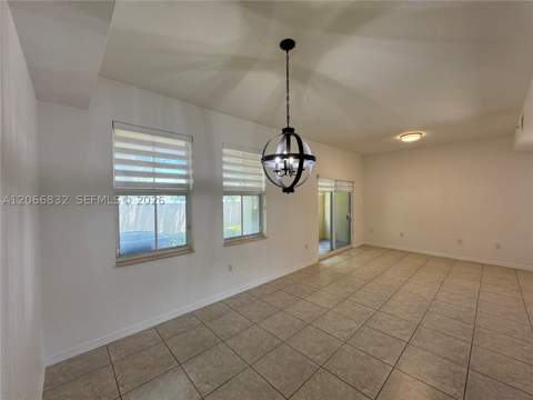 10885 NW 89th Ter 113, Doral FL - photo 10 of 58