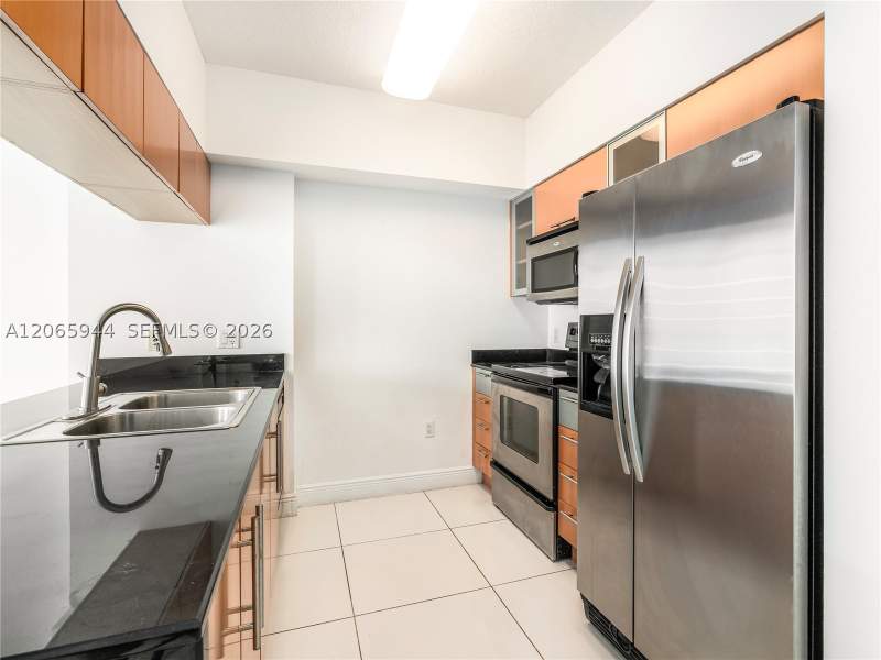 1 bedroom Condominium at 1750 N Bayshore Dr Ph-5309, Opera Tower Condo, Miami — photo 5