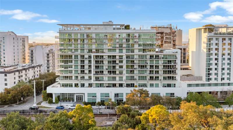 2 bedroom Condominium at 1600 SW 1st Ave 307, Le Parc At Brickell Condo, Miami — photo 1