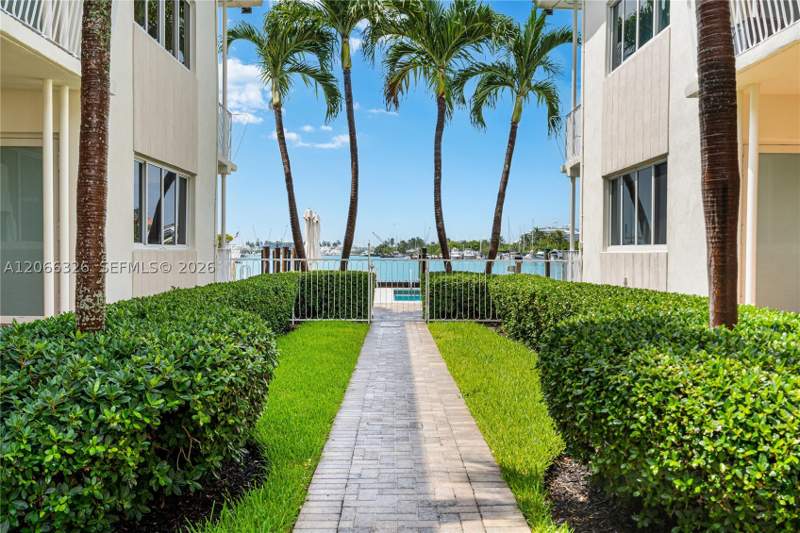 1 bedroom StockCooperative at 1120 Venetian Way 1C, Sandpiper Villas Co-Op, Miami — photo 5