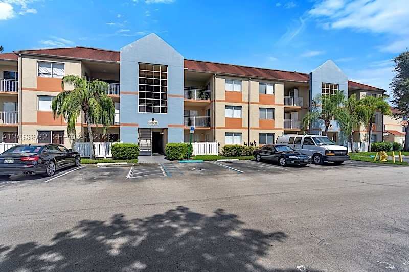 1 bedroom Condominium at 18830 NW 57th Ave 304, Villa Rustica I Condo, Hialeah — photo 1