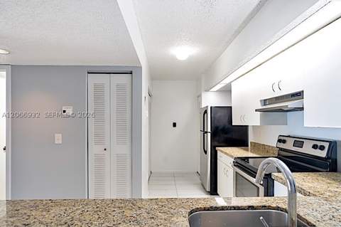 18830 NW 57th Ave 304, Hialeah FL - photo 10 of 24