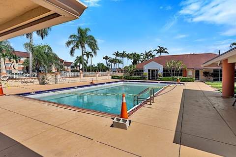 18830 NW 57th Ave 304, Hialeah FL - photo 23 of 24