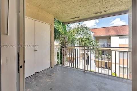 18830 NW 57th Ave 304, Hialeah FL - photo 8 of 24