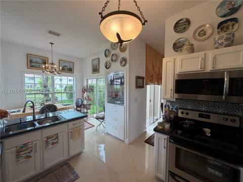 16261 SW 101st Ter, Miami FL - photo 10 of 28