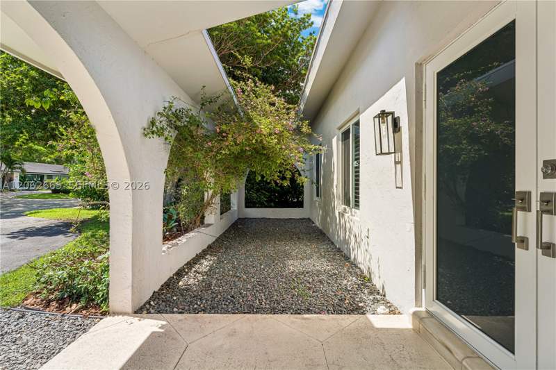 4 bedroom SingleFamilyResidence at 14270 SW 74th Ct, Tanglewood Estates Sec 2, Palmetto Bay — photo 3