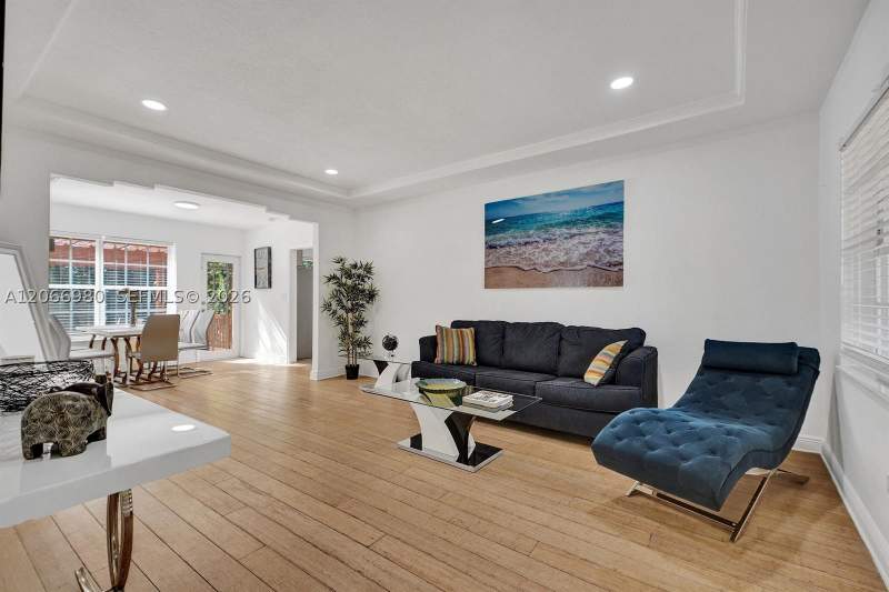 3 bedroom SingleFamilyResidence at 130 NE 49th St, Bellaire Sub, Miami — photo 4