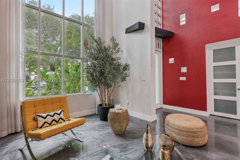 4 bedroom SingleFamilyResidence at 16581 NW 84th Ave, 5th Addn To Royal Oaks, Miami Lakes — photo 3