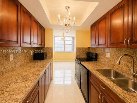251 174th St 706, Sunny Isles Beach FL - photo 10 of 38