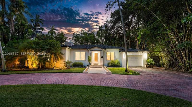 3 bedroom SingleFamilyResidence at 11400 Griffing Blvd, Grifffing Bisc Pk Est Amd, Biscayne Park — photo 3