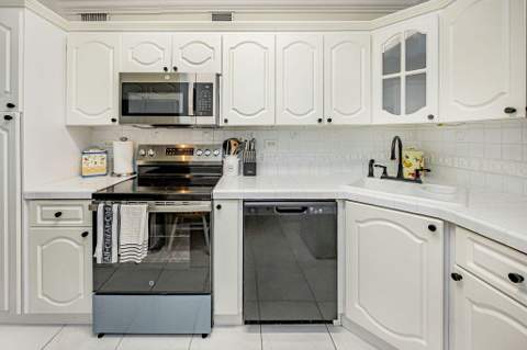 5601 Collins Avenue 816, Miami Beach FL - photo 12 of 45