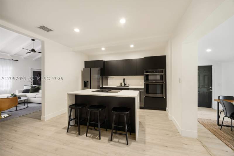 3 bedroom SingleFamilyResidence at 1868 SW 13th St, SOUTH SHENANDOAH, Miami — photo 4