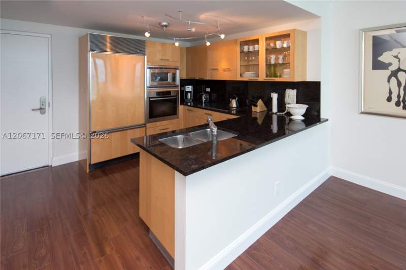 1 bedroom Condominium at 6799 Collins Ave 1103, South Carillon Beach, Miami Beach — photo 5
