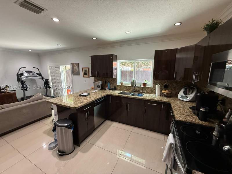 3 bedroom Condominium at 16232 SW 57th Ln, Forest Lake Paradise, Miami — photo 5