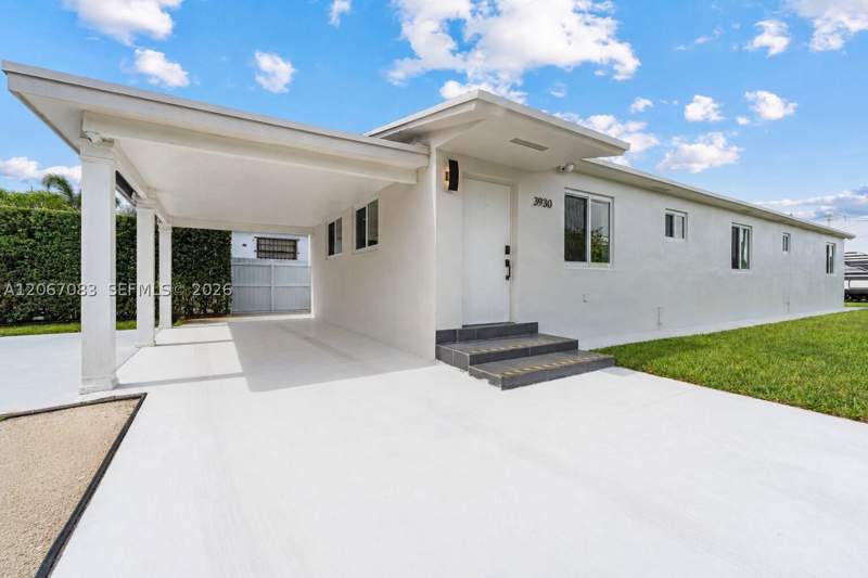 3 bedroom SingleFamilyResidence at 3930 W 2nd Ave, Plat Of Anacris, Hialeah — photo 3