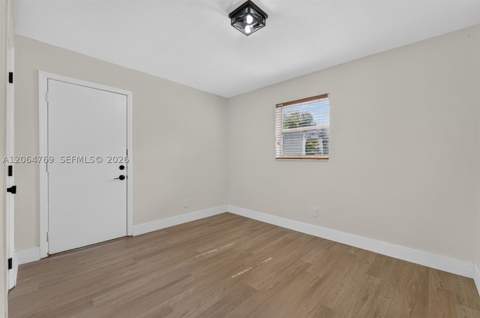 1583 NE 152nd St, North Miami Beach FL - photo 18 of 39