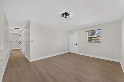 1583 NE 152nd St, North Miami Beach FL - photo 9 of 39