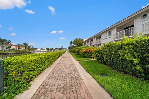 3750 NE 209 Ter, Aventura FL - photo 20 of 66
