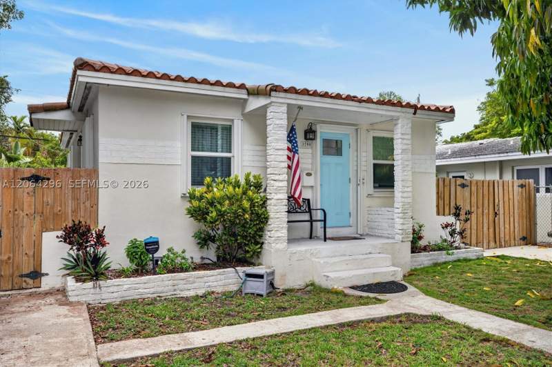 2 bedroom SingleFamilyResidence at 3780 SW 27th Ter, Douglas Manor, Miami — photo 5