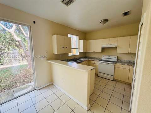 1527 SE 24th Ct 234, Homestead FL - photo 9 of 13