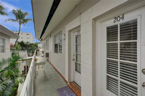 717 Espanola Way 204, Miami Beach FL - photo 12 of 43