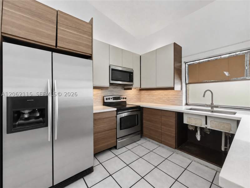 4 bedroom SingleFamilyResidence at 9712 SW 133rd Pl, Calusa Club Estates 5th A, Miami — photo 5