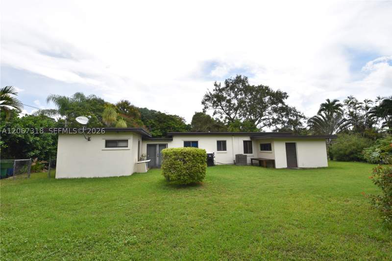 3 bedroom SingleFamilyResidence at 7050 SW 82nd Ct, Sunkist Estates, Miami — photo 3