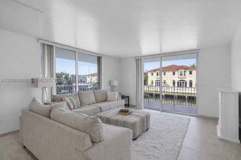 2 bedroom Condominium at 4000 NE 170th St 200, Eden Point North Condo, North Miami Beach — photo 3
